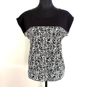 Women's LOFT Black and White Floral Patterned Sleeveless Top